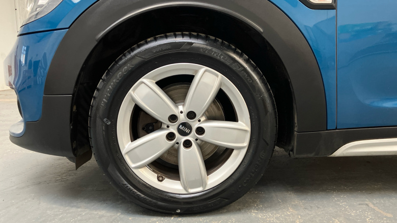 MINI Countryman 2.0 Cooper D 5dr [Chili/Nav+ Pack] Diesel Hatchback